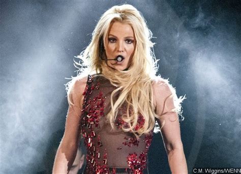 britney spears nipple slip|Britney Spears Suffers a Wardrobe Malfunction and Ensuing Nip .